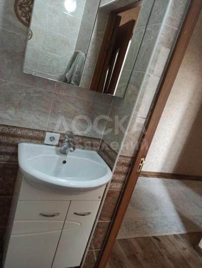 Продаю 2-комнатную квартиру, 63кв. м., этаж - 4/6, Ахунбаева/Чапаева.