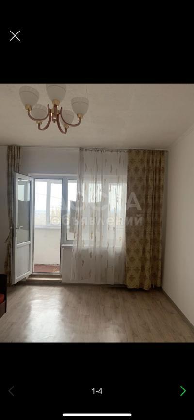 Продаю 1-комнатную квартиру, 45кв. м., этаж - 9/9, центр.