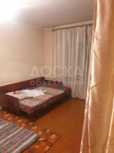 Продаю 1-комнатную квартиру, 30кв. м., этаж - 1/4, Малдыбаева/Ахунбаева.