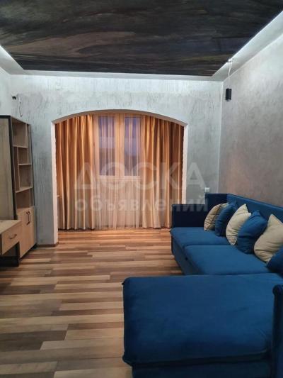 Продаю 2-комнатную квартиру, 70кв. м., этаж - 9/10, 7 Апреля.