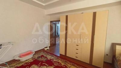 Продаю 2-комнатную квартиру, 73кв. м., этаж - 9/10, Боконбаева/Исанова.