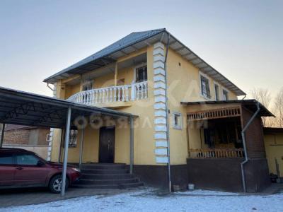 Продаю дом 6-ком. 200кв. м., этаж-2, 5-сот., стена кирпич, АК - ОРГО.