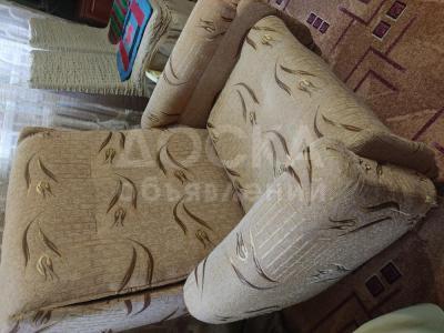 Диван  и два кресла б/у