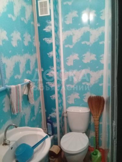 Продаю 2-комнатную квартиру, 48кв. м., этаж - 1/5, Балыкчы,ул.Ш.Кулакунова,212.