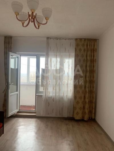 Продаю 1-комнатную квартиру, 45кв. м., этаж - 9/9, Аламедин 1.