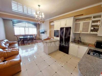 Продаю 3-комнатную квартиру, 114кв. м., этаж - 10/10, Душанбинка/Сухомлинова.