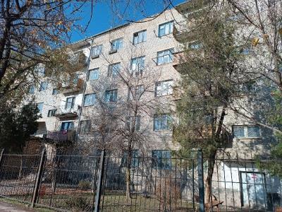 Продаю 4-комнатную квартиру, 100кв. м., этаж - 4/5, Л.толстой 242а.