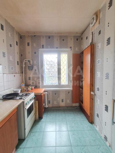 Продаю 2-комнатную квартиру, 52кв. м., этаж - 5/5, 10 мкр.