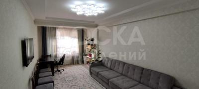 Продаю 4-комнатную квартиру, 100кв. м., этаж - 8/10, А. Бакаева/Ахунбаева.