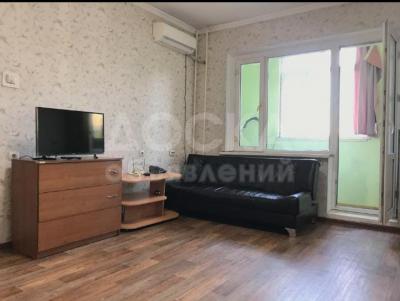 Продаю 1-комнатную квартиру, 35кв. м., этаж - 4/9,  Ибраимова Токтогул, .