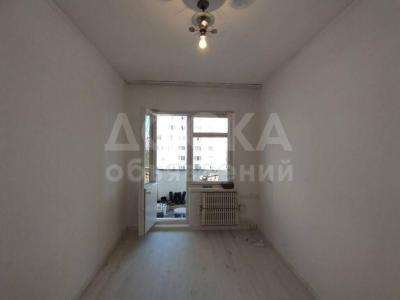 Продаю 3-комнатную квартиру, 62кв. м., этаж - 9/9, 7 мкр.