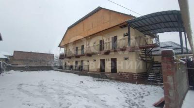 Продаю дом 1-ком. 25кв. м., этаж-2, 5-сот., стена кирпич, ак орго чолпон 8.