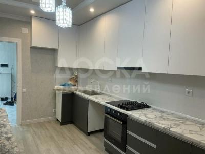 Продаю 2-комнатную квартиру, 63кв. м., этаж - 5/10, азия молл район.