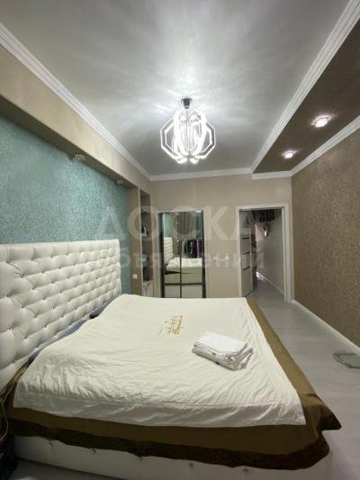 Продаю 2-комнатную квартиру, 84кв. м., этаж - 9/10, АЗИЯ МОЛЛ.