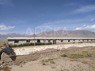 Продаю дом 4-ком. 95кв. м., этаж-1, 34-сот., стена кирпич, Жумгальский район, село Чаек.