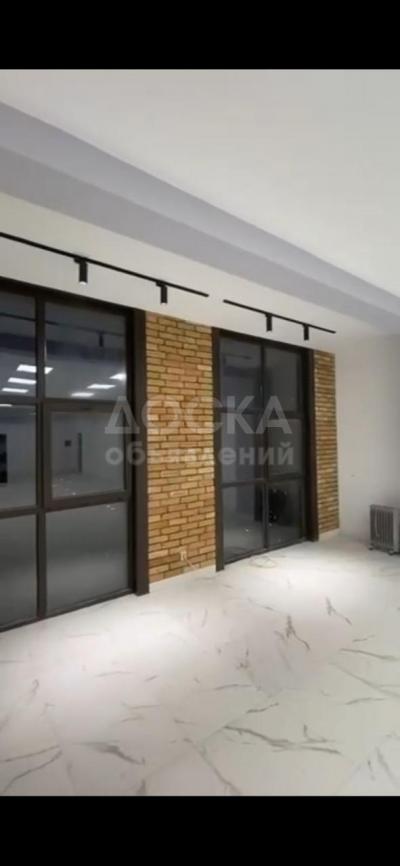 Продаю офисное помещение 90кв. м., Ахунбаева\Токтоналиева.