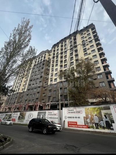 Продаю 2-комнатную квартиру, 56.7кв. м., этаж - 9/10, Элебаева Кулатова.