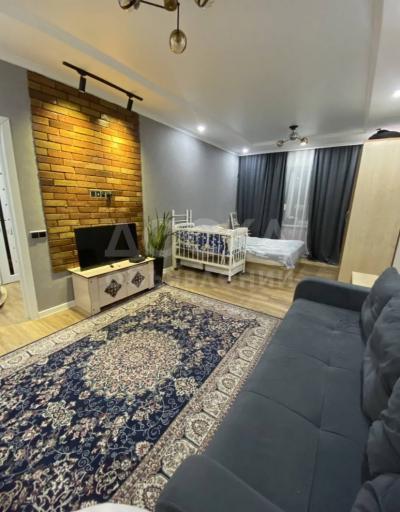 Продаю 1-комнатную квартиру, 45кв. м., этаж - 9/10, Токтоналиева 104.