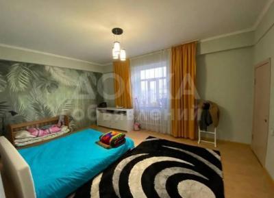 Продаю 4-комнатную квартиру, 193кв. м., этаж - 10/10, Сухэ Батора.