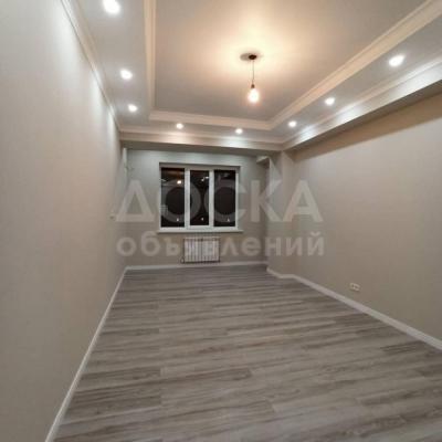 Продаю 1-комнатную квартиру, 54кв. м., этаж - 7/10, 12 мкр.