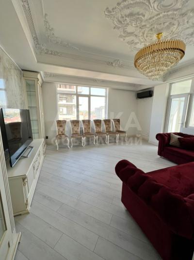 Продаю 2-комнатную квартиру, 75кв. м., этаж - 7/10, Тыналиева/Ахунбаева.