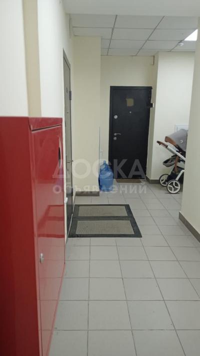 Продаю 1-комнатную квартиру, 40кв. м., этаж - 10/10, Каралаева 40/4.