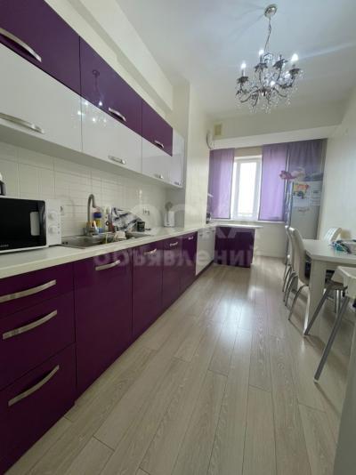 Продаю 3-комнатную квартиру, 90кв. м., этаж - 3/10, Тоголок - Молдо/Токтогула .