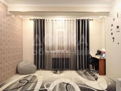 Продаю 2-комнатную квартиру, 69кв. м., этаж - 10/10, городок строителей.