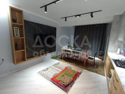 Продаю 2-комнатную квартиру, 69кв. м., этаж - 7/10, 12 микрорайон.