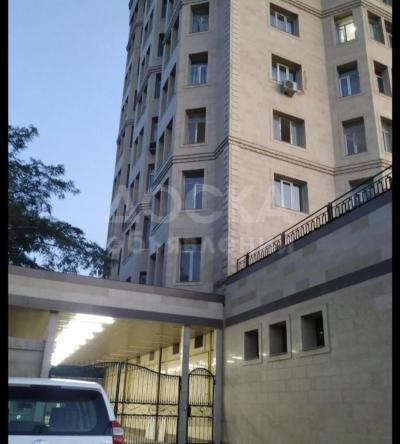 Продаю 2-комнатную квартиру, 50кв. м., этаж - 2/10, Азия молл.