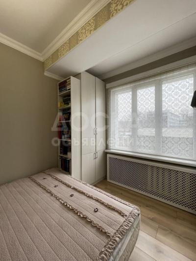 Продаю 2-комнатную квартиру, 79кв. м., этаж - 2/9, Боконбаева-Исанова.