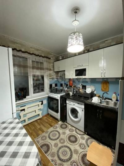 Продаю 3-комнатную квартиру, 58кв. м., этаж - 4/5, Боконбаева-Уметалиева.