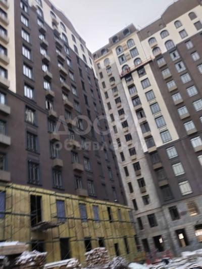 Продаю 2-комнатную квартиру, 57кв. м., этаж - 9/10, юг 2 .