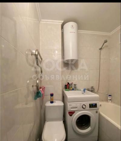 Продаю 2-комнатную квартиру, 44кв. м., этаж - 1/5, боконбаева гоголя.