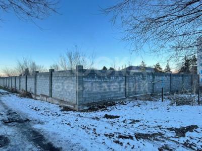 Продаю участок под строительство, 16 соток в центре села Арашан на первой линии, Акматова 55.