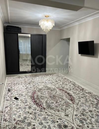 Продаю 1-комнатную квартиру, 46кв. м., этаж - 2/9,  Юж Магистраль Токтоналиева.