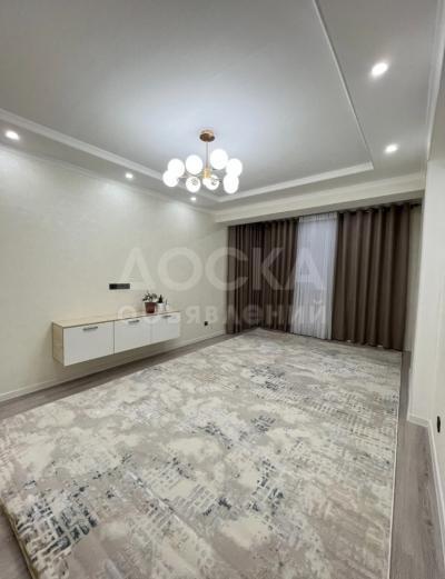 Продаю 2-комнатную квартиру, 66кв. м., этаж - 1/9, верхний джал.