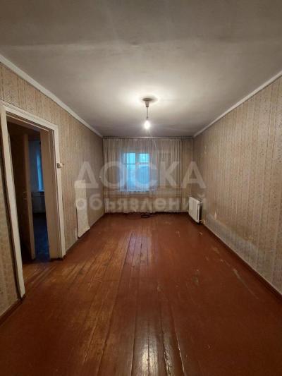 Продаю 1-комнатную квартиру, 30кв. м., этаж - 4/4, 5 мкр.