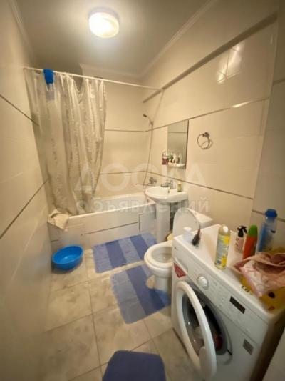 Продаю 2-комнатную квартиру, 50кв. м., этаж - 2/5, Горького/Абая.