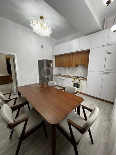 Продаю 3-комнатную квартиру, 103кв. м., этаж - 1/9, Магистраль\Алматинка.