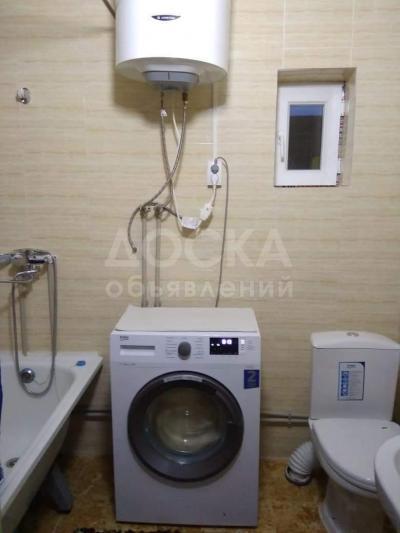 Продаю дом 3-ком. 60кв.мкв. м., этаж-1, 8-сот., стена кирпич, Г Чолпон-Ата .