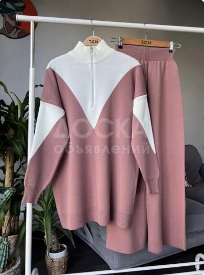 Продаю абсолютно новую трикотажную двойку