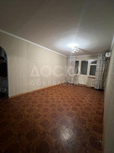 Продаю 3-комнатную квартиру, 58кв. м., этаж - 3/4, 8 мкр.