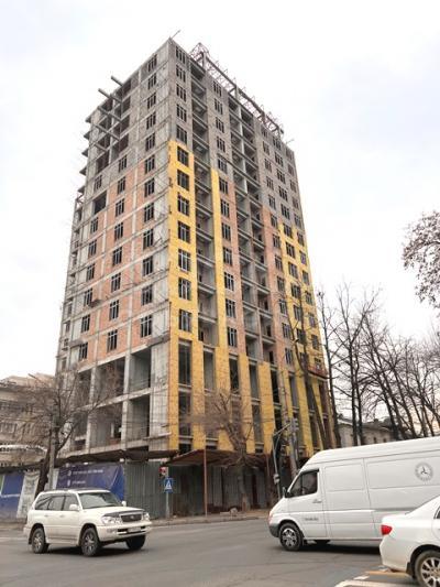 Продаю 1-комнатную квартиру, 52кв. м., этаж - 10/10, Фрунзе/Молодая гвардия.