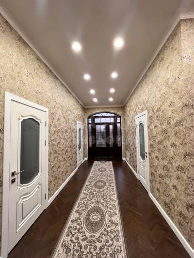 Продаю дом 6-ком. 280кв. м., этаж-2, 15-сот., стена кирпич, С. Ленинское, ул. Восточная.