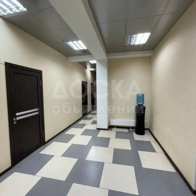 Продаю офисное помещение 180кв. м., чокморова \ пр.манаса.