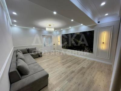 Продаю 3-комнатную квартиру, 96кв. м., этаж - 9/10, Баха\Гагарина.