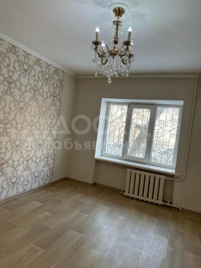 Продаю 2-комнатную квартиру, 47кв. м., этаж - 1/5, 5 мкр.