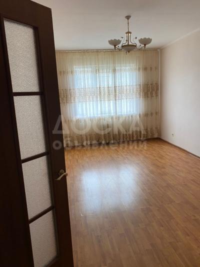 Продаю 1-комнатную квартиру, 44кв. м., этаж - 8/10, Ахунбаева\Алматинка.