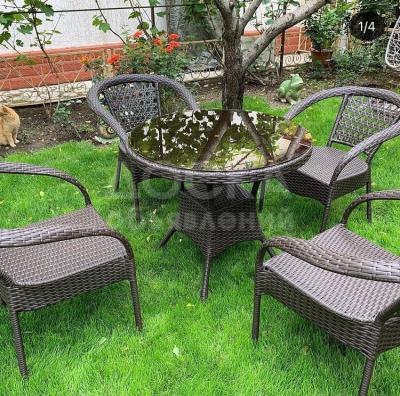 Комплект плетеной мебели.